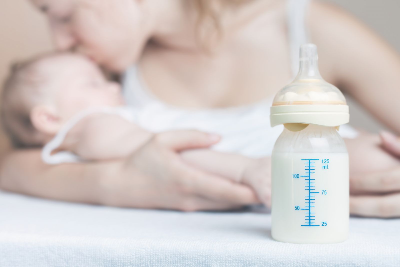 Как подобрать смесь новорожденному